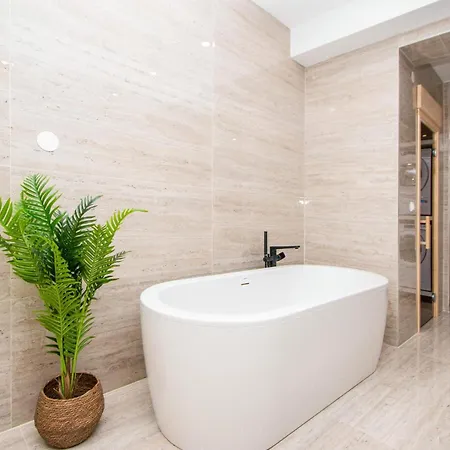 Apartment In With Sauna *