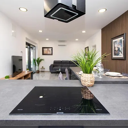 Apartment In With Sauna Brodarica (Sibenik-Knin)