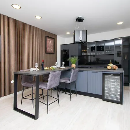 In With Sauna Brodarica (Sibenik-Knin)